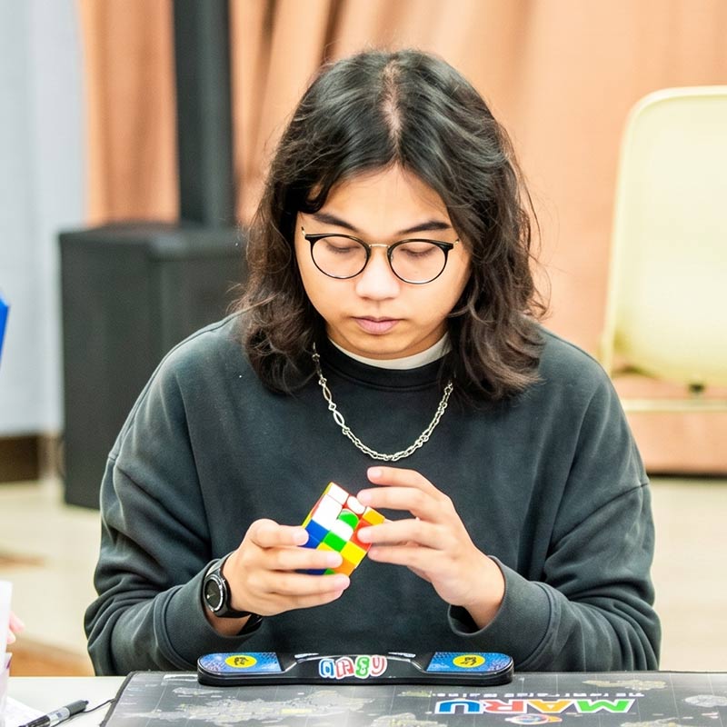 魔術方塊老師 謝承諭