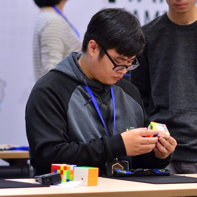 魔術方塊老師 洪慶宇