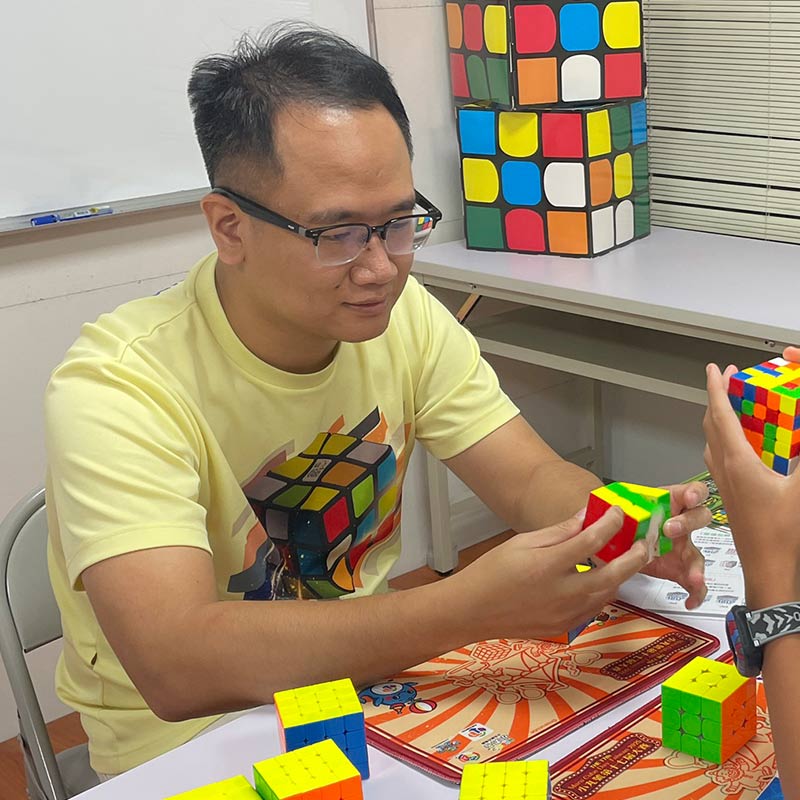 魔術方塊老師 林子恆