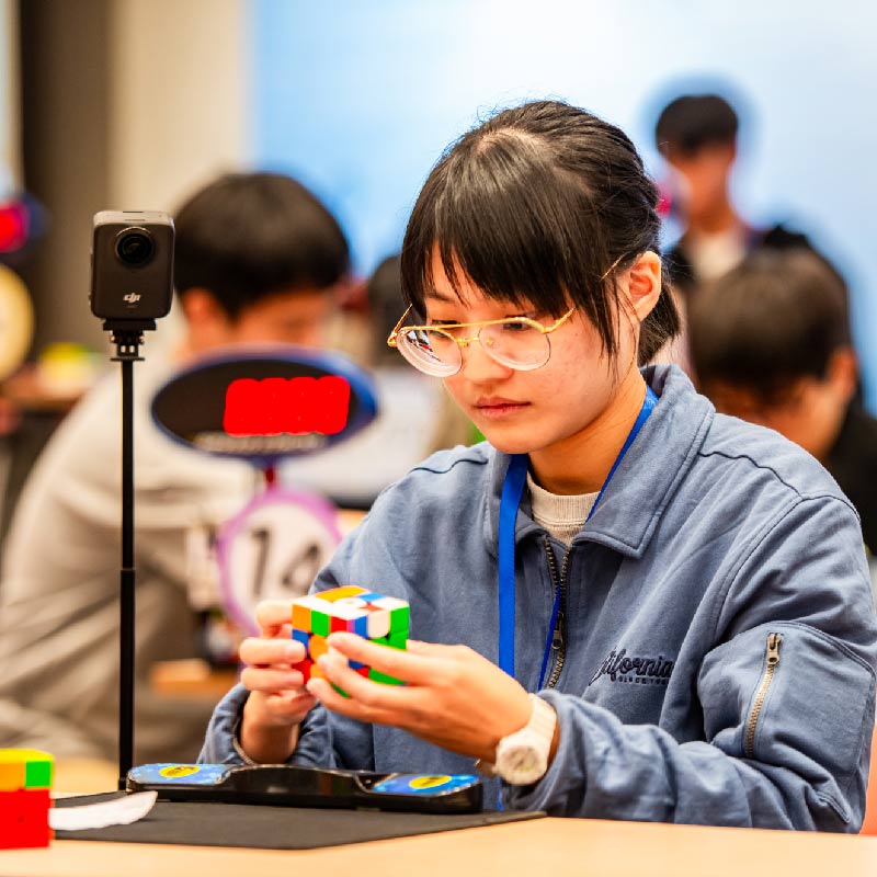 魔術方塊老師 劉語芳