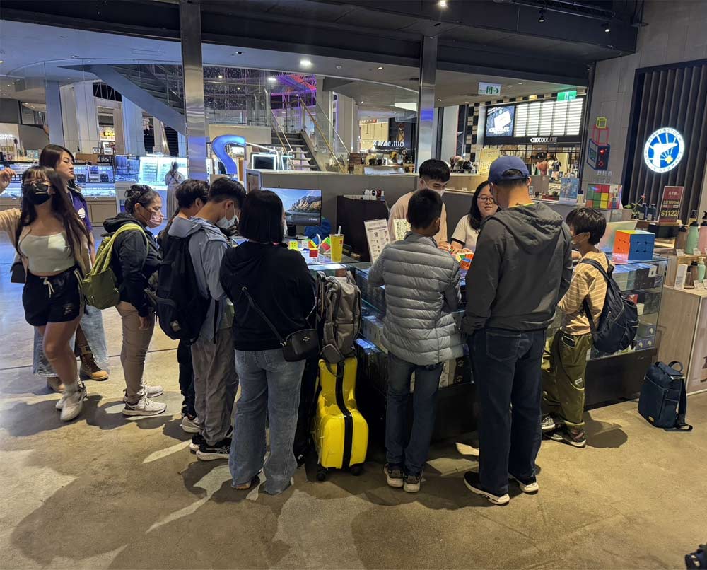 台南小丸號魔術方塊專櫃